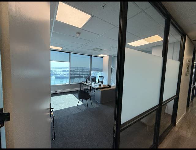 8,380M² OFFICE TO LET IN FORESHORE